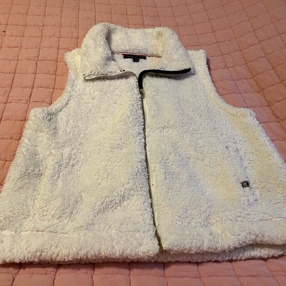 Sleeveless white.Good condition